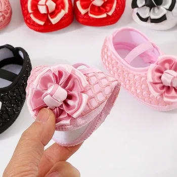 0-18 hónap Koreai stílusú újszülött baba fotózás Cipők Lányok ököl lépések Sétálók Bézs csipke Bowknot csúszásmentes puha lábbeli