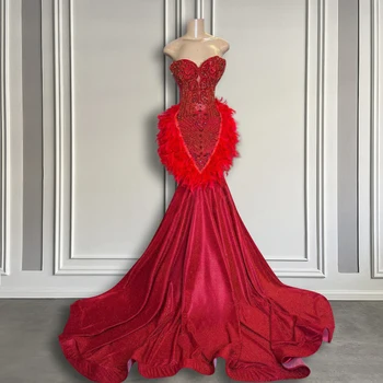 Gyönyörű piros kedvesem nyakkivágás gyöngyös sellő hosszú báli ruha Luxus tollflitterek Szatén formális báli partiruhák 2024