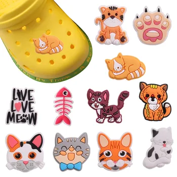 Mix 50db Kawaii Cats sorozat Live Love Miau Fish Bones Szandál kiegészítők PVC cipő dekoráció Croc jibz Kids Party X-mas ajándék
