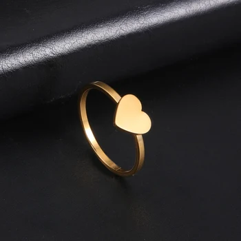 Skyrim Egyszerű kis szív gyűrűk nőknek Lányok rozsdamentes acél arany színű esküvői parti születésnapi gyűrű ékszerek ajándékok nagykereskedelme